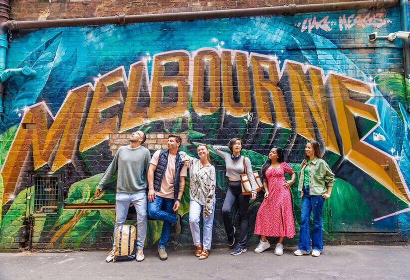 Отель Yha Melbourne Central