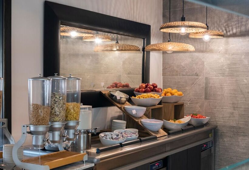 Plaza Regency Hotels