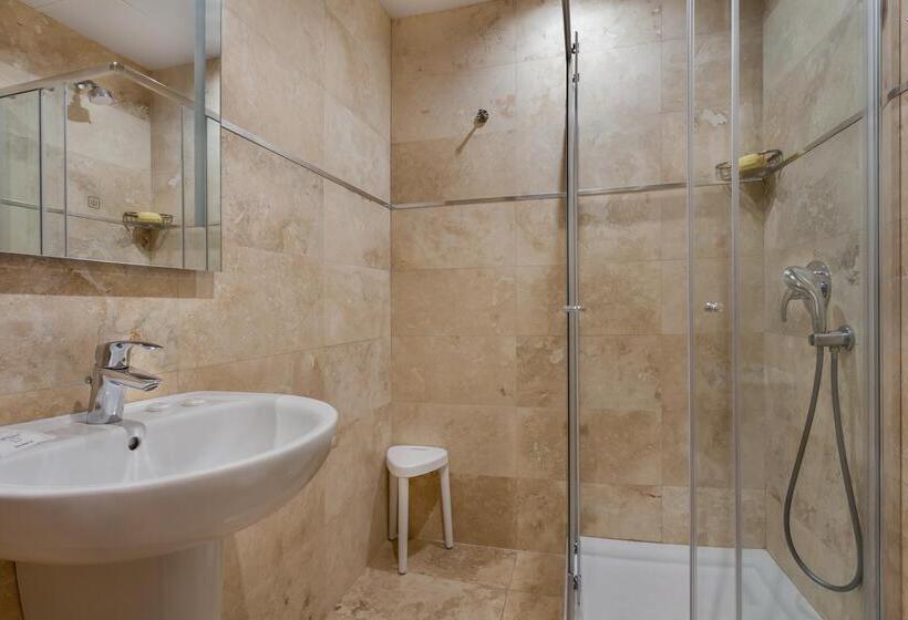 Plaza Regency Hotels