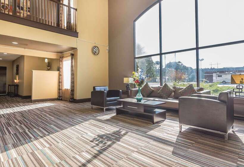 ホテル Quality Inn Warsaw I40