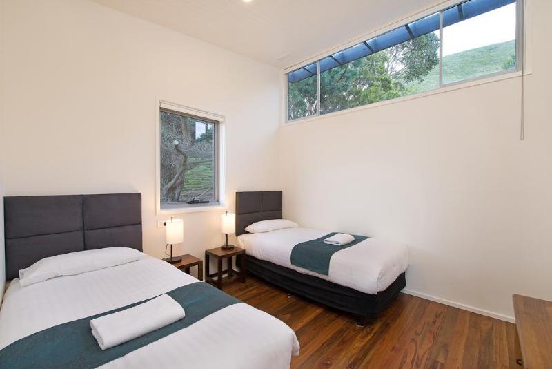 Отель Seafarers Getaway