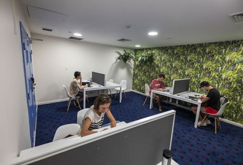 هتل Yha Sydney Central