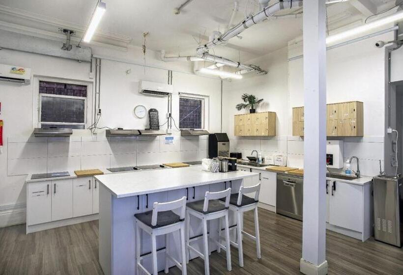 فندق Tequila Sunrise Hostel Adelaide