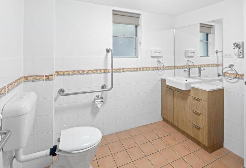 Отель The Observatory Self Contained Apartments