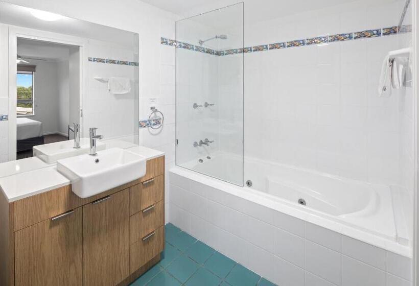 هتل The Observatory Self Contained Apartments