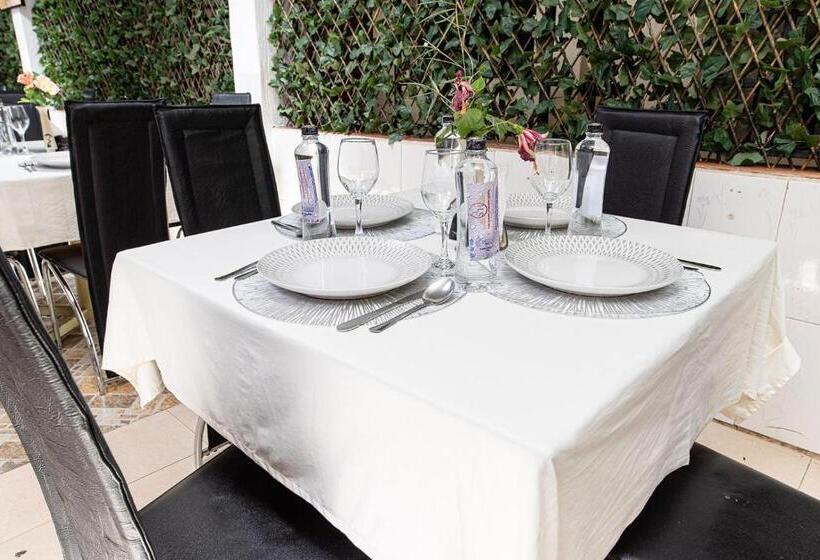 Szálloda The Stand Leisure