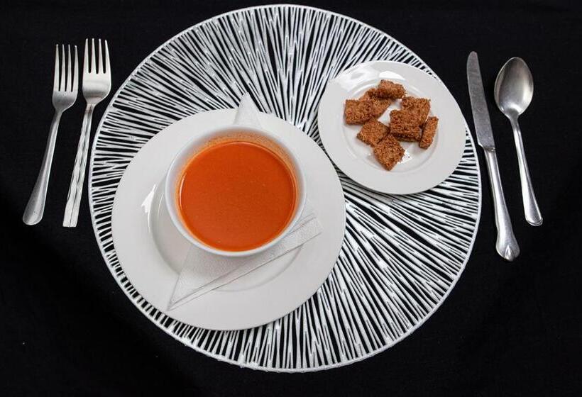 Szálloda The Stand Leisure