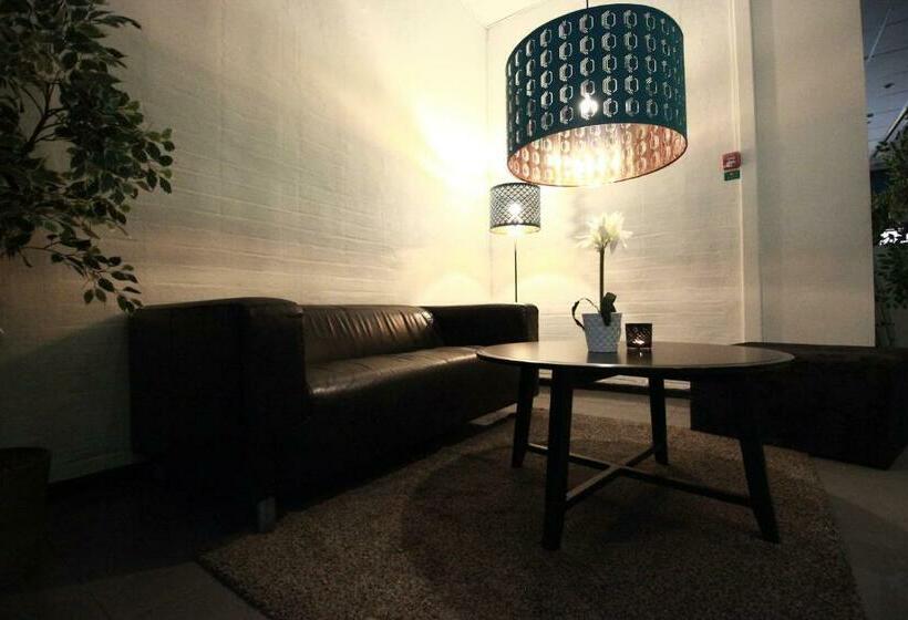 فندق Vandrarhem Uppsala Centralstation