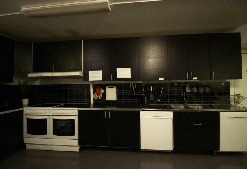 فندق Vandrarhem Uppsala Centralstation