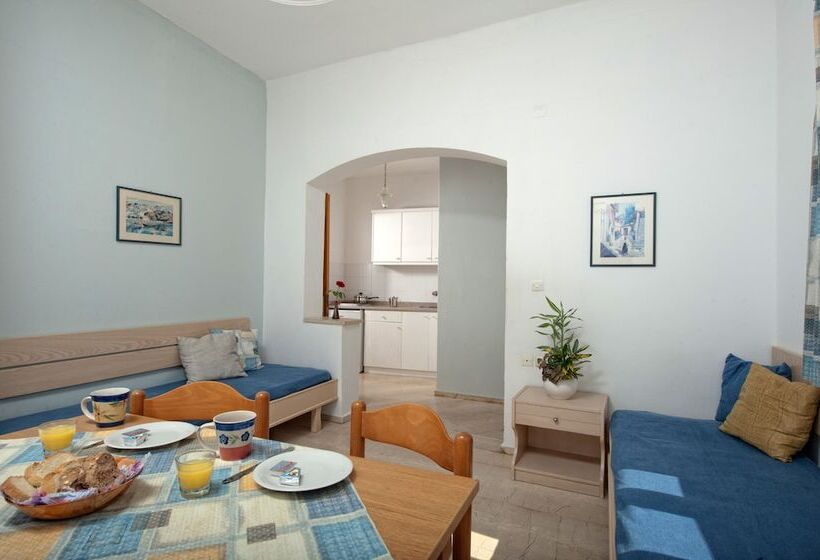 Melissa Apartments, Studios & Suites