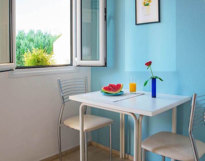 Melissa Apartments, Studios & Suites