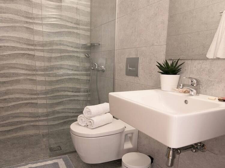 Melissa Apartments, Studios & Suites