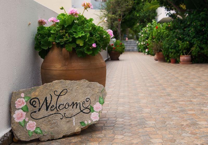 Melissa Apartments, Studios & Suites