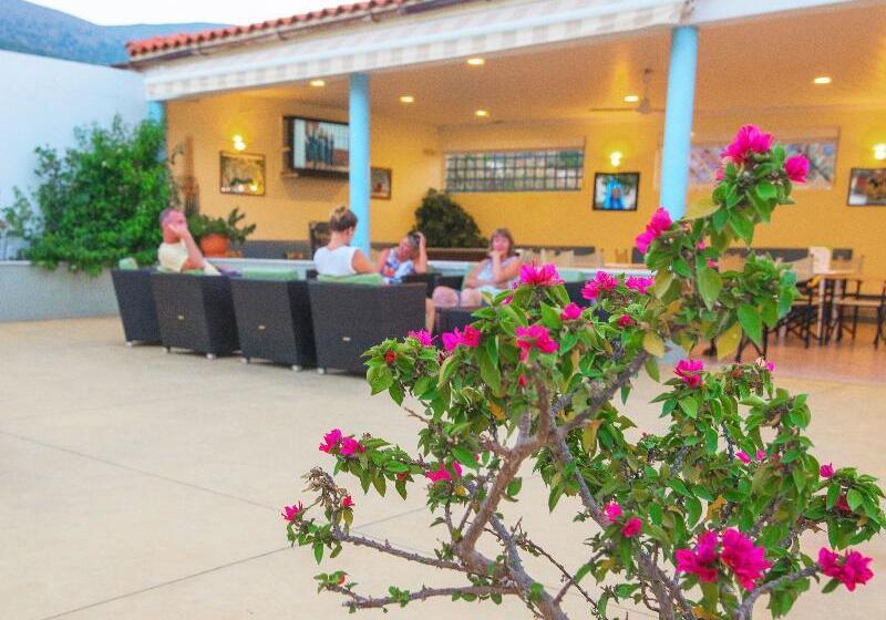 Melissa Apartments, Studios & Suites