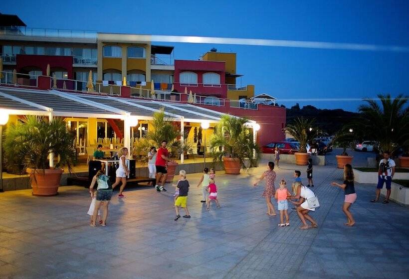 Family Resort Del Mar