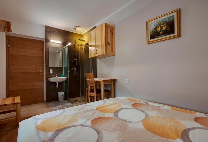 Rooms Pevc & Hostel Ljubno Ob Savinji
