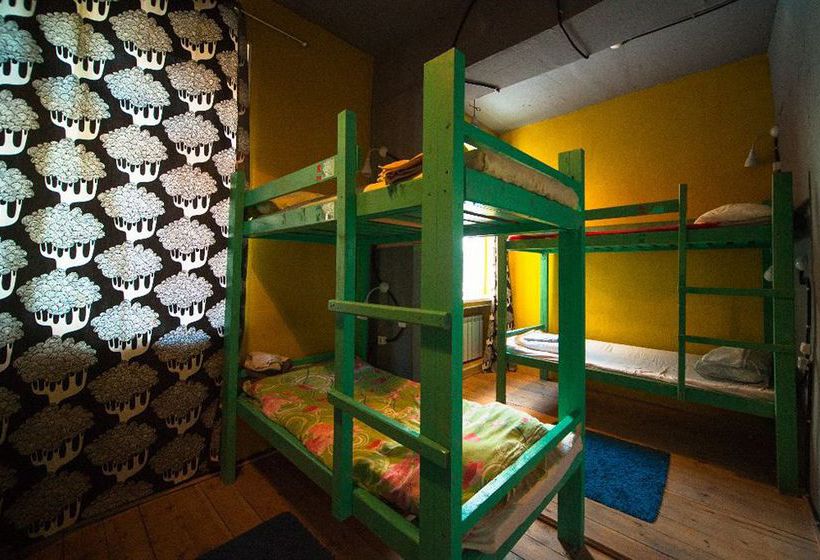 Albergue Fabrika Hostel & Gallery