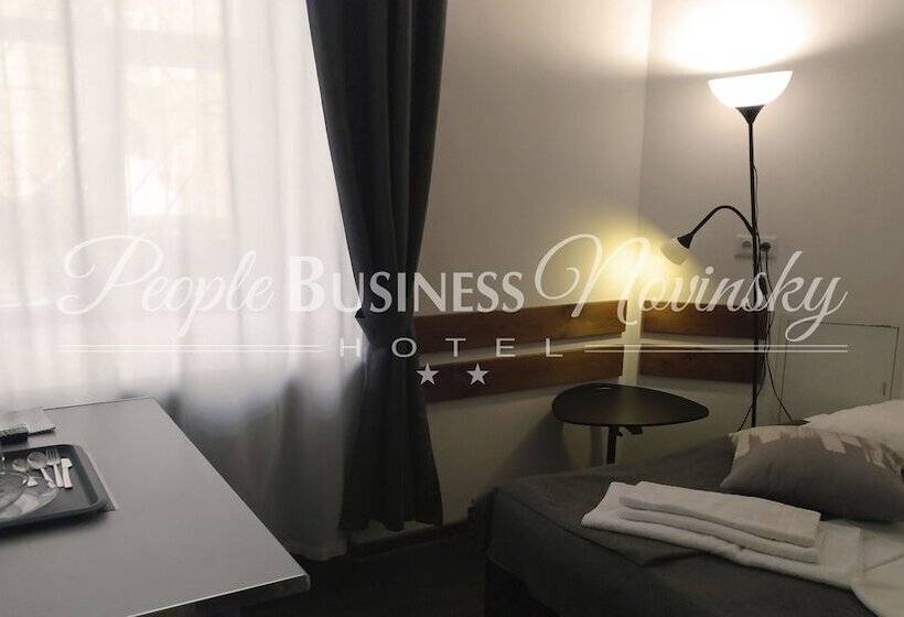هاستل People Business Novinsky