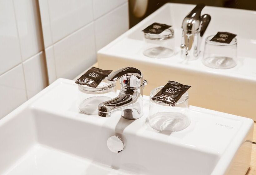 Comfort Aparthotel Versailles, St Cyr L Ecole