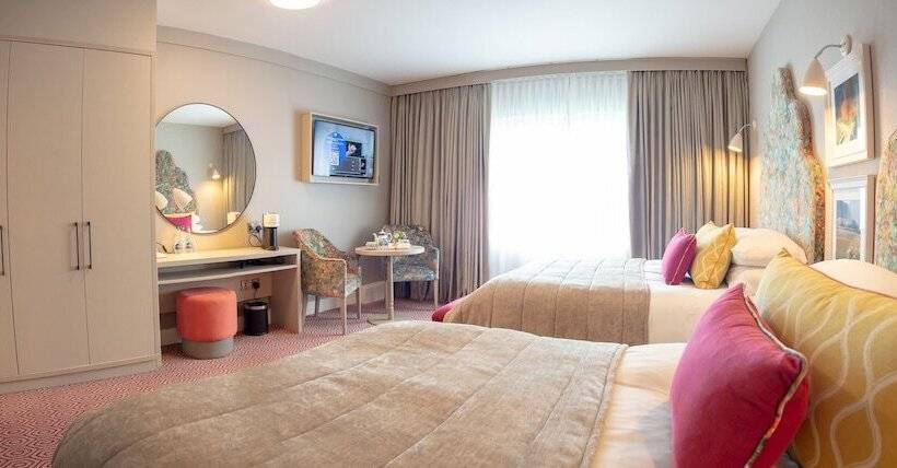 Four Seasons Hotel, Carlingford