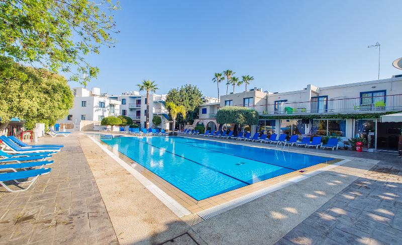 Green Bungalows Hotel Apartments