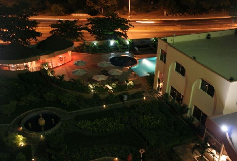 هتل The African Regent