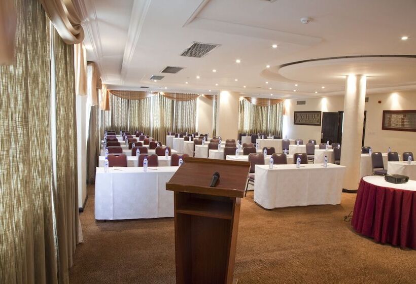 هتل The African Regent