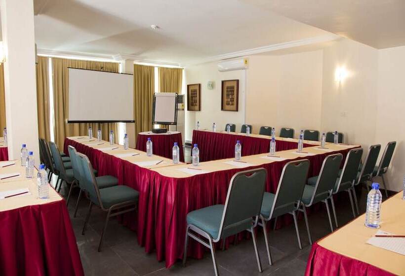 هتل The African Regent