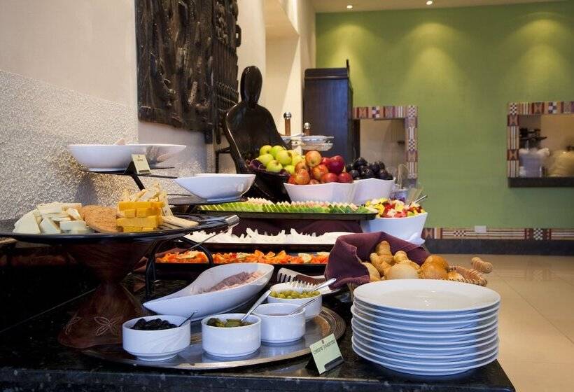 هتل The African Regent