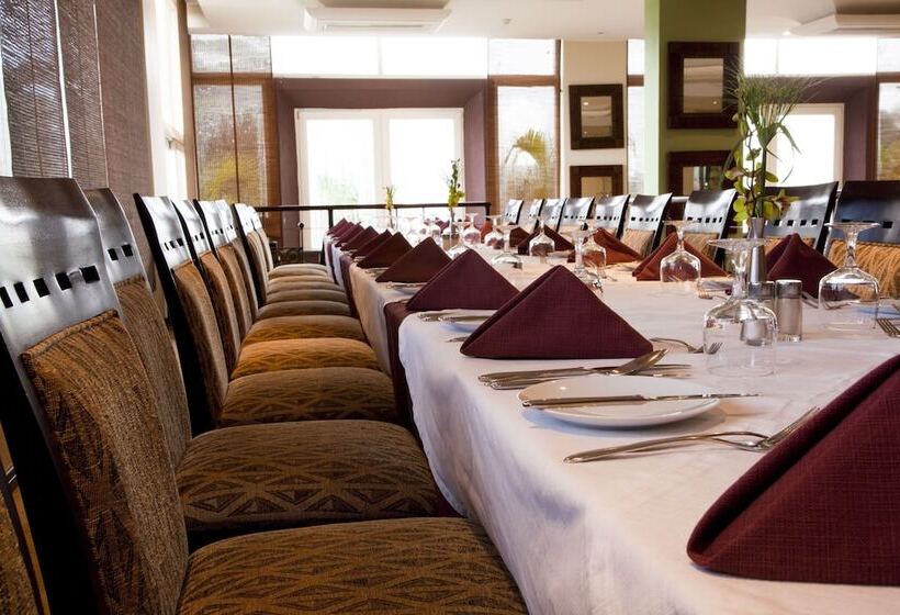 هتل The African Regent