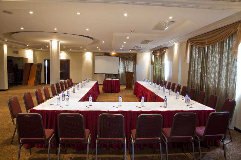 هتل The African Regent