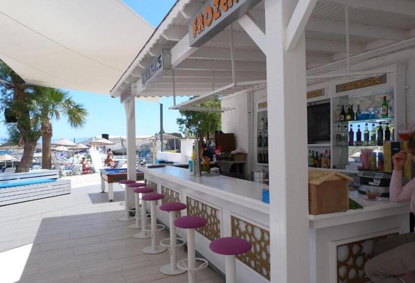 ホテル Ayaz Aqua Beach