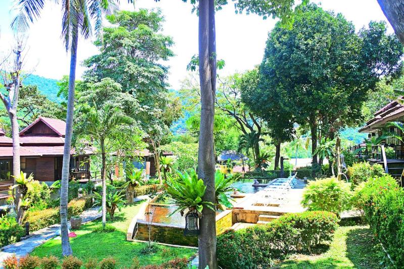 هتل Baan Laanta Resort And Spa