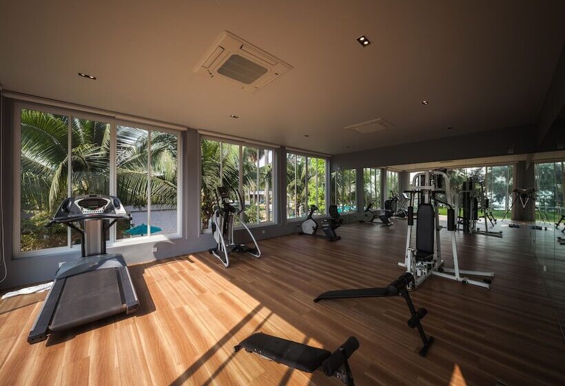 Отель Bannpantai Resort