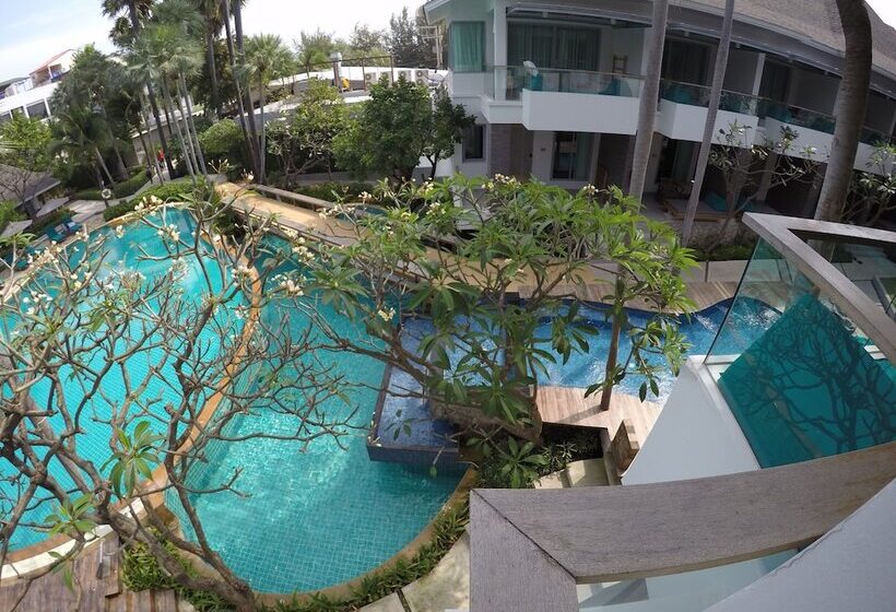 Отель Bannpantai Resort