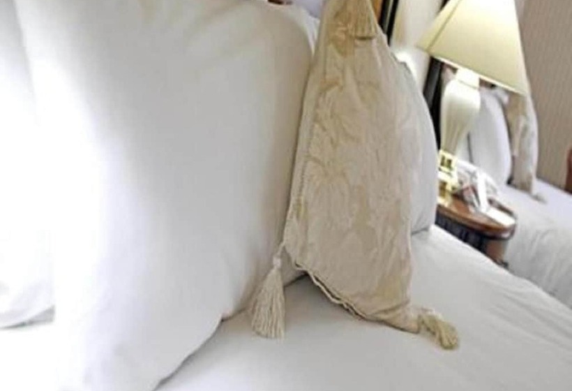 هتل Coventry Hill