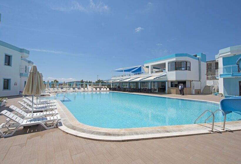 בית מלון כפרי Carina Resort