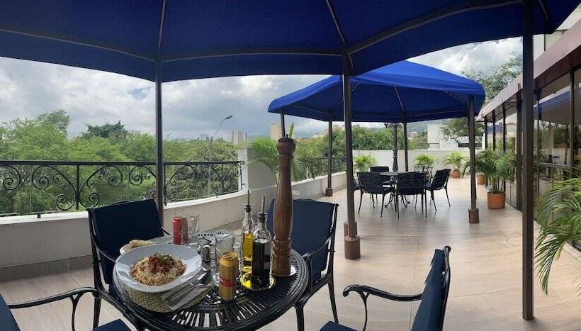 Отель Cosmos   Cali