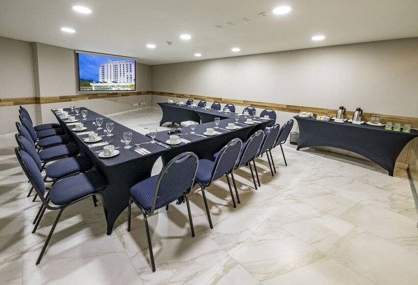 Отель Cosmos   Cali