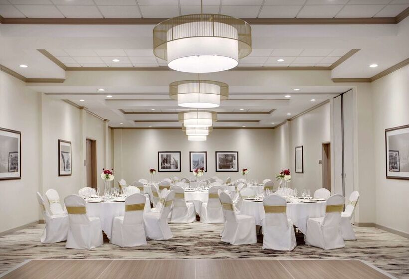 هتل Doubletree By Hilton Chicago Midway Airport