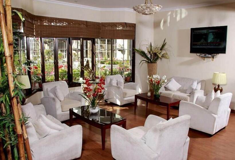 هتل East Bourne Resort & Spa