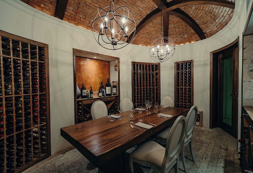 Отель Eden Roc Cap Cana