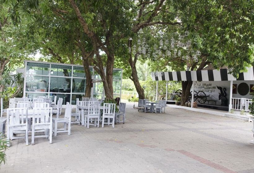 First Pacific Hotel And Convention