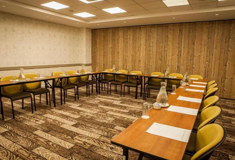 Отель Garden Court Polokwane