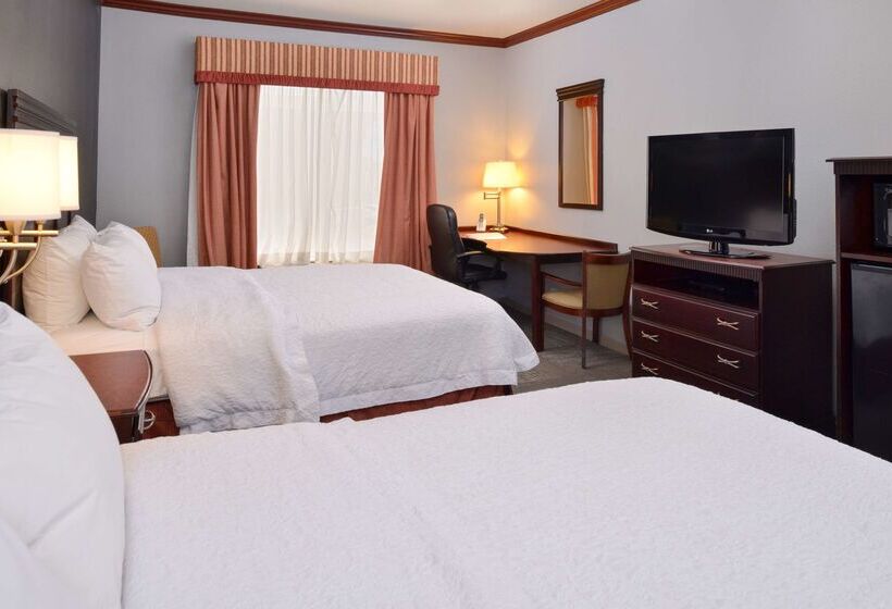 هتل Hampton Inn & Suites Greenville