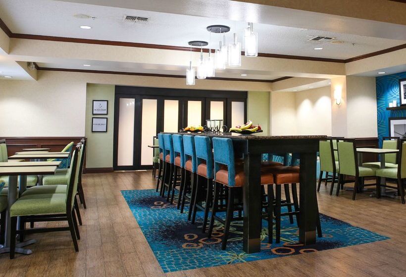 هتل Hampton Inn Kingsville