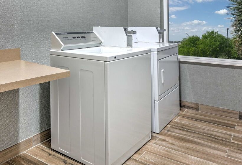 호텔 Hampton Inn Kingsville