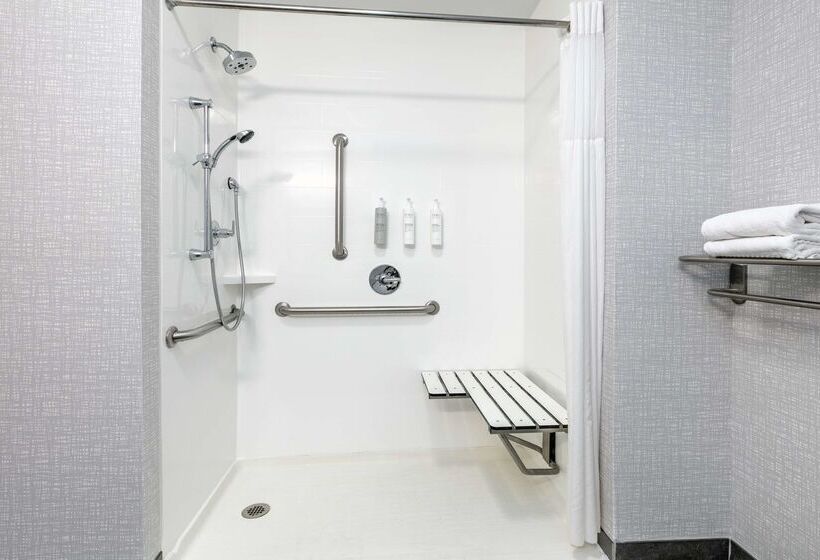 هتل Hampton Inn Kingsville