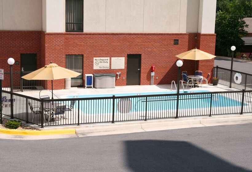 호텔 Hampton Inn Martinsburg Southinwood