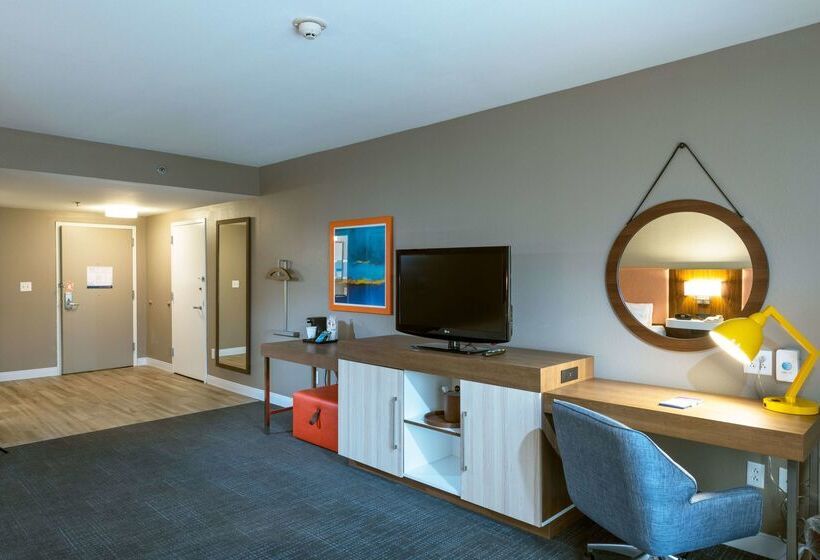 فندق Hampton Inn & Suites Jamestown